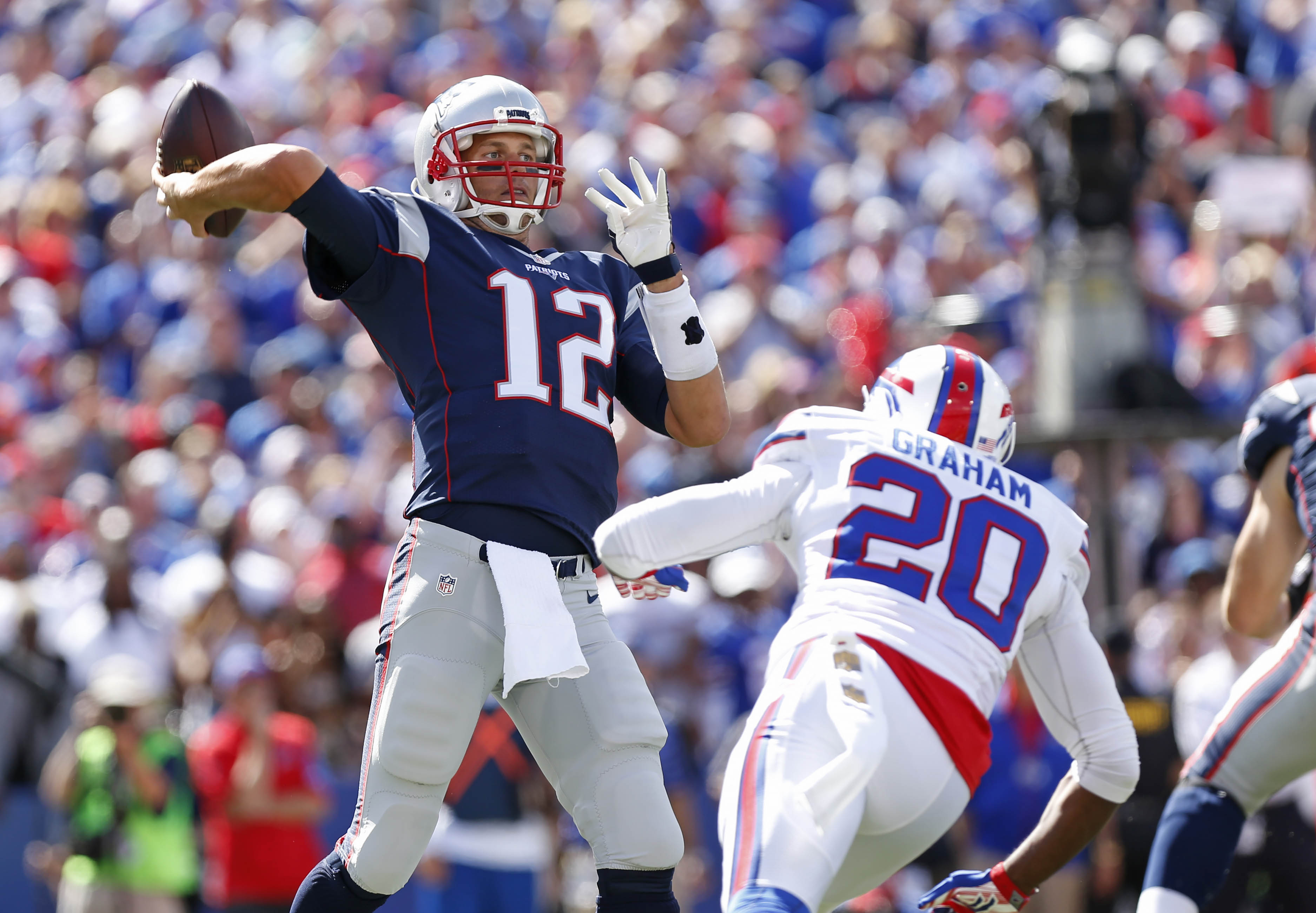 New England Patriots defeat Buffalo Bills behind Tom Brady, Julian Edelman  - Newsday