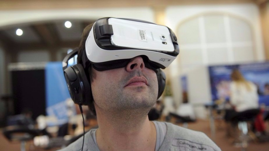 Virtual reality will change our lives, says Facebook boss Zuckerberg