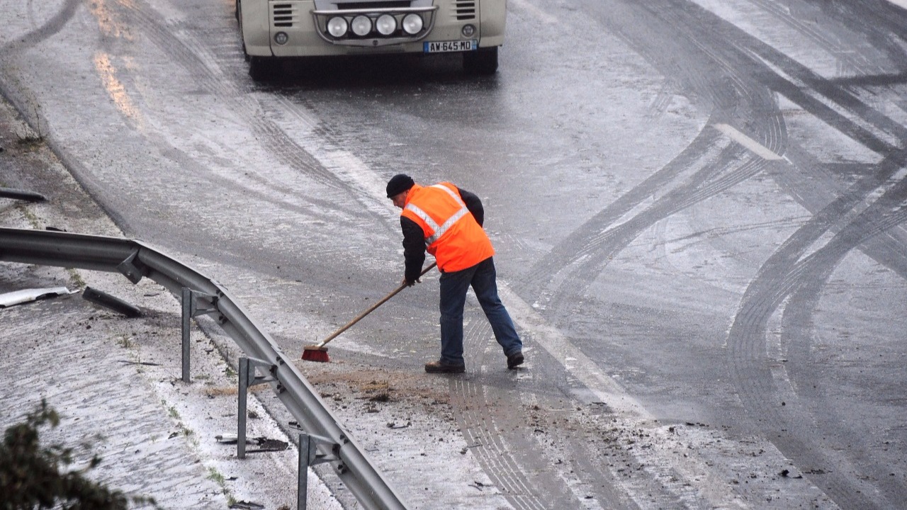 Tons of slideoffs, rollovers reported following dangerous road