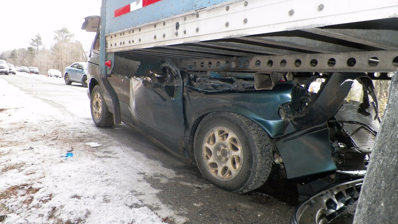 Bangor man suffers multiple injuries in I-95 crash with tractor trailer ...