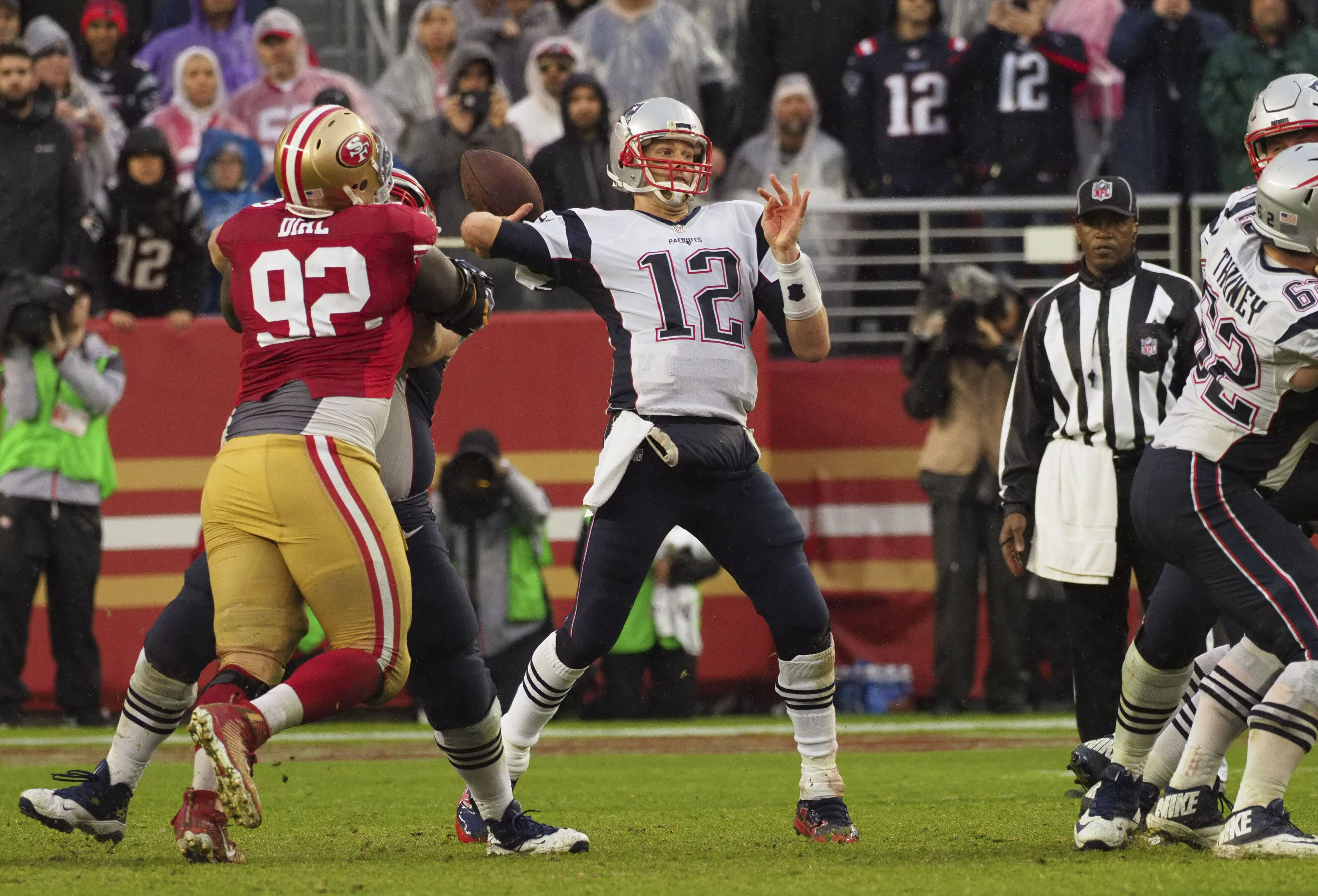 Brady throws 4 TD passes in triumphant Bay Area return