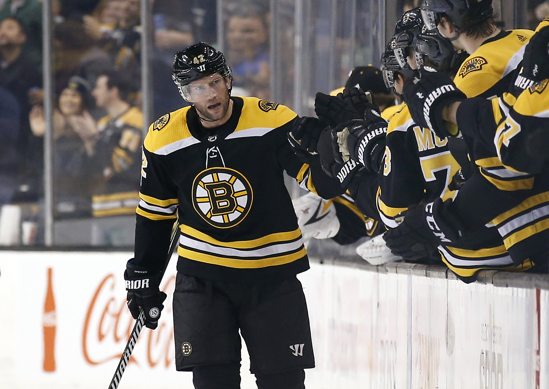 Backes Scores 2 Goals As Bruins Beat Coyotes 6-1 | Newscentermaine.com